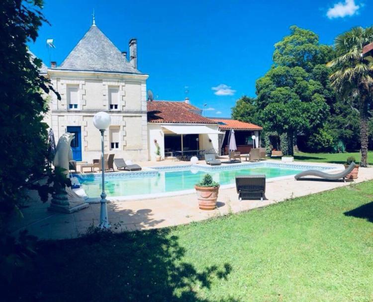 Vila Roulotte De Dilou Noisette Matha Exteriér fotografie